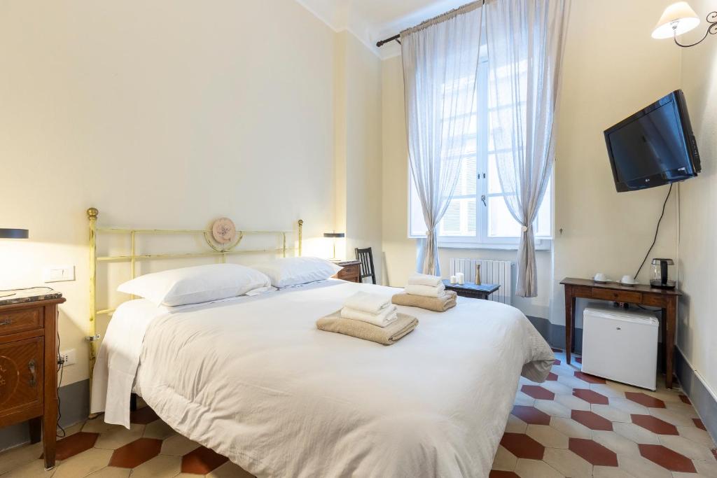 Lucca Charm – Lucca